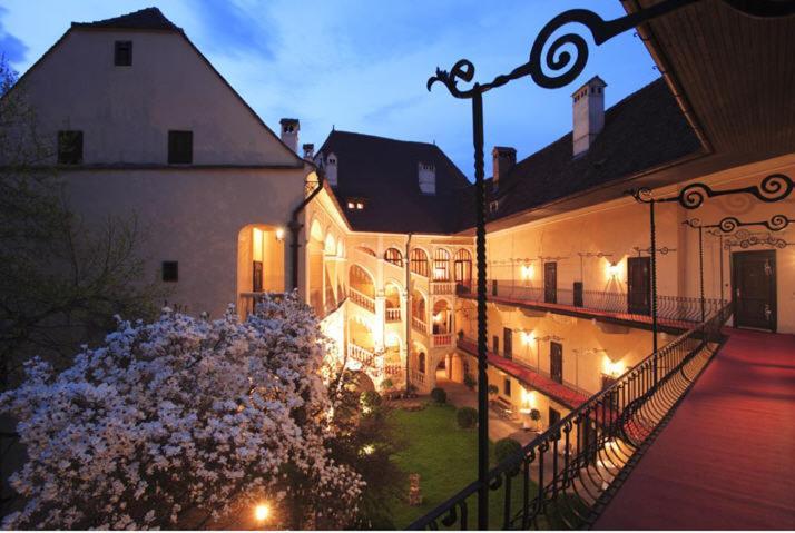 Schlosshotel Obermayerhofen Sebersdorf Exterior photo