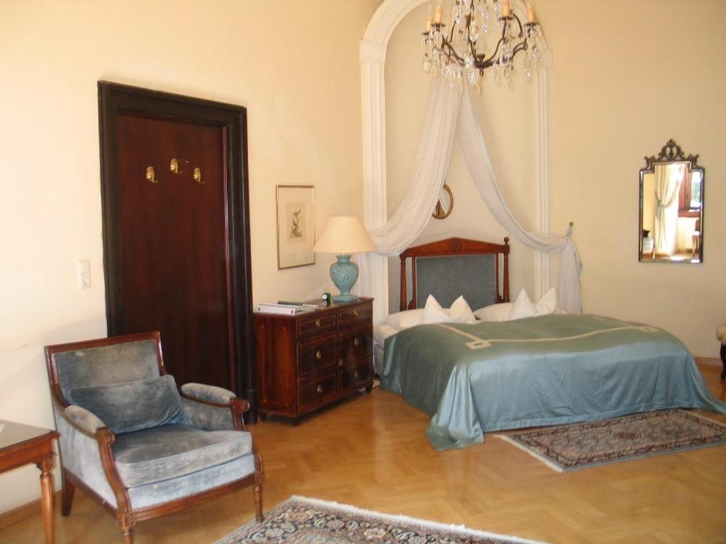 Schlosshotel Obermayerhofen Sebersdorf Room photo