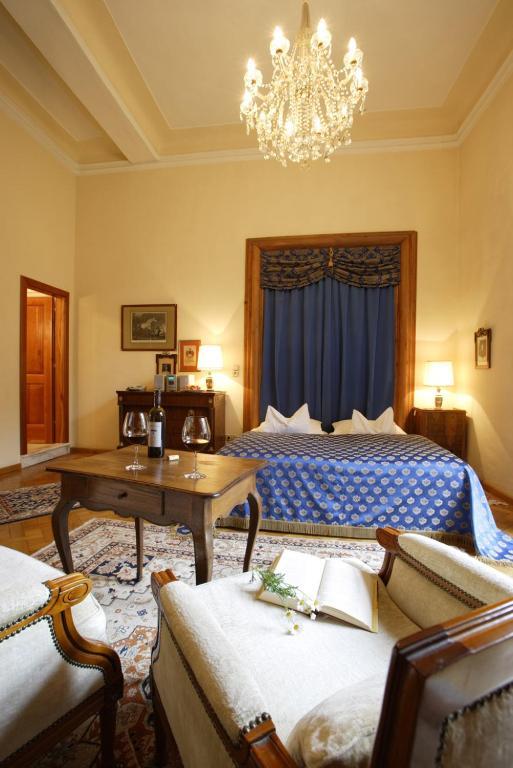 Schlosshotel Obermayerhofen Sebersdorf Room photo