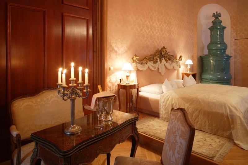 Schlosshotel Obermayerhofen Sebersdorf Room photo