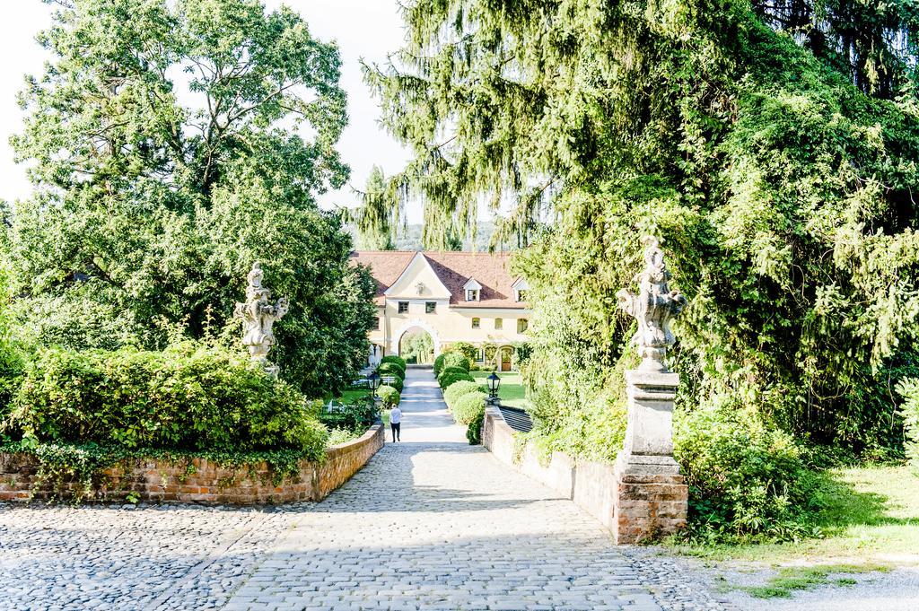 Schlosshotel Obermayerhofen Sebersdorf Exterior photo